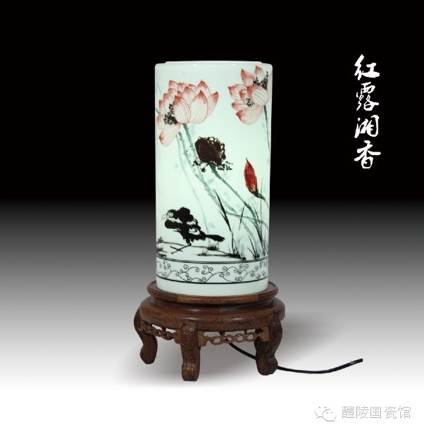 Porcelain small table lamp plays a big role, the Chinese porcelain small series teaches you to use ceramic lamps to illuminate the living home!