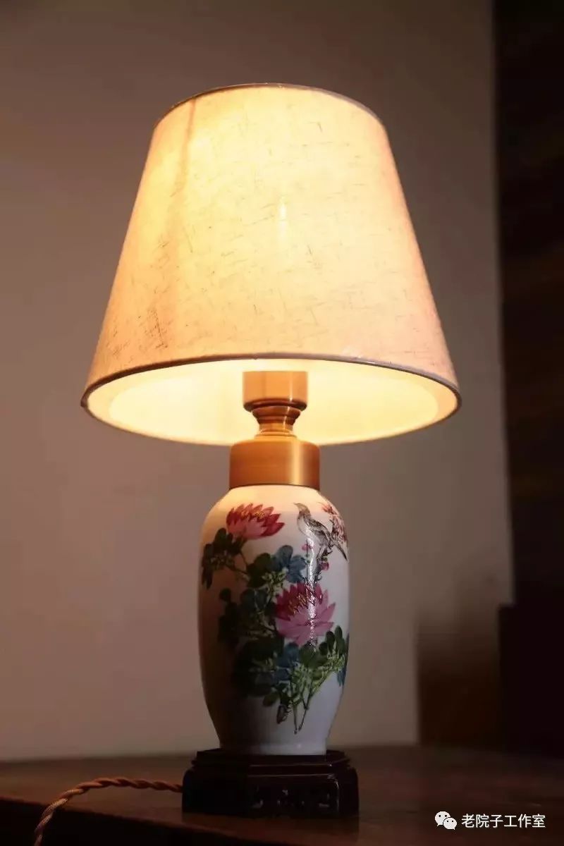 Ancient porcelain rhyme uses ancient vases to make beautiful table lamps
