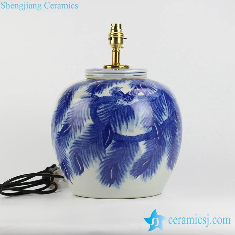 Leaf and couple birds pattern blue and white ceramic  body table lamp shengjiang company 