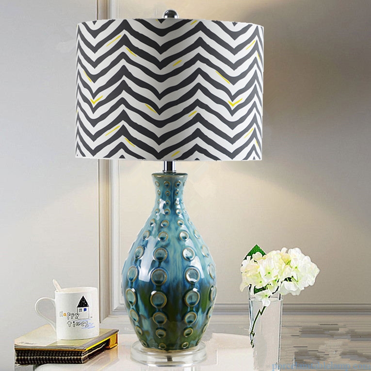 special pattern light luxury bedside porcelain table lamp