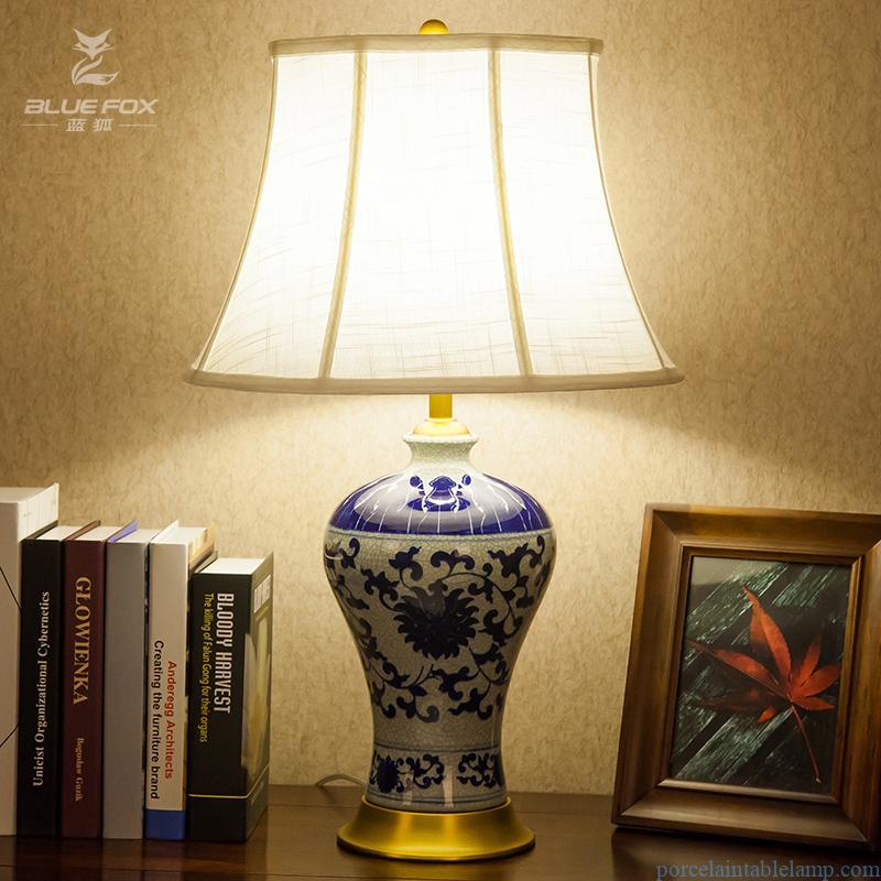  blue and white crack decorative porcelain table lamp