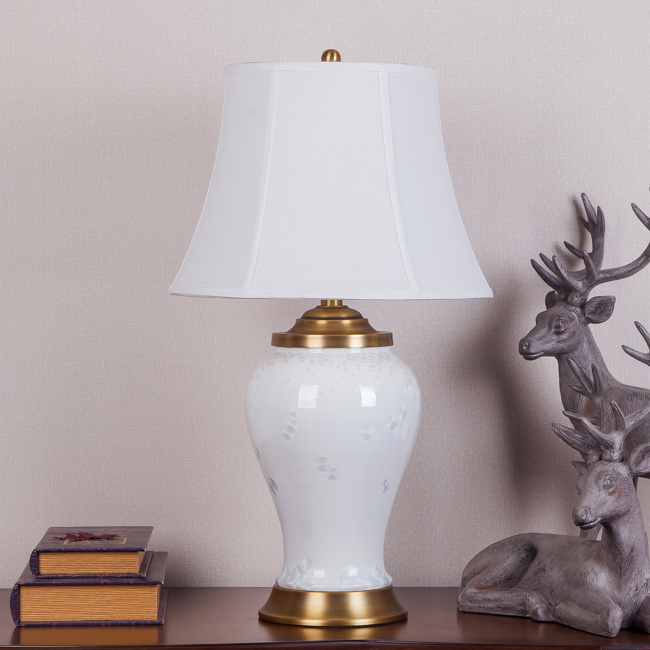 white purely manual elegant pattern ceramic table lamp