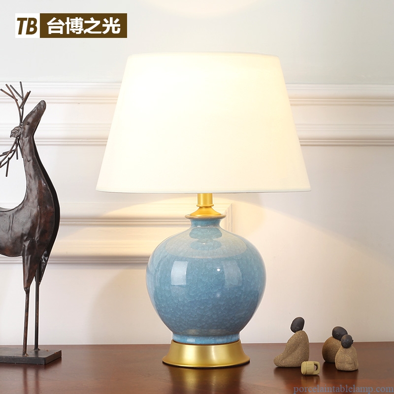 plain color remote control dimming led porcelain table lamp