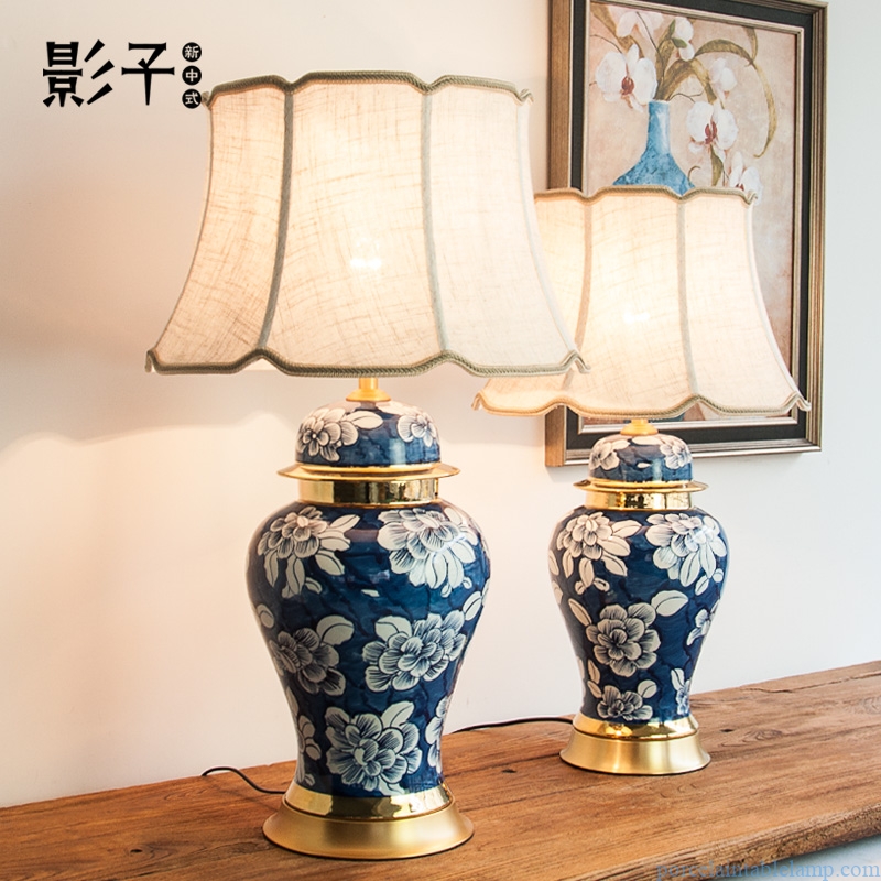 blue and white best selling flowers pattren exquisite porcelain table lamp