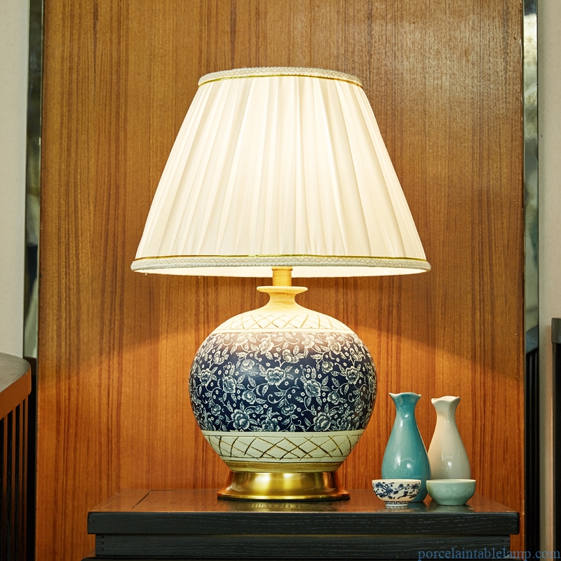 floral design round shape decorative ceramic table lamp