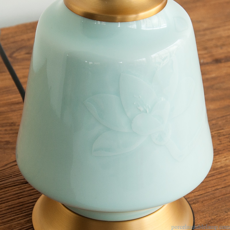  plain color high temperature fired carved lotus design ceramic table lamp