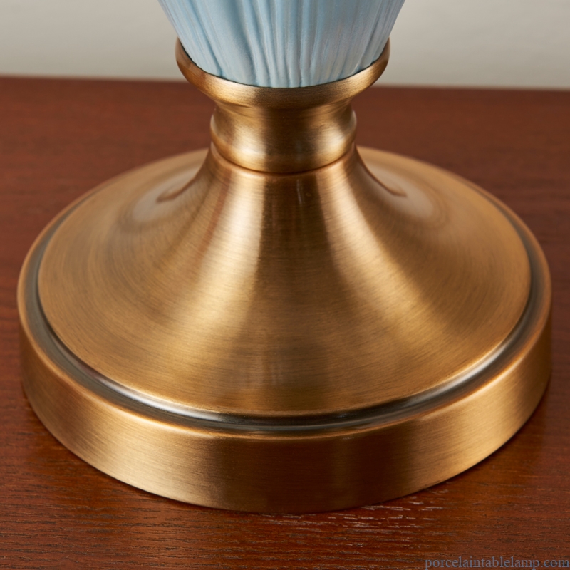  distinctive shape antique fabric decorative porcelain table lamp