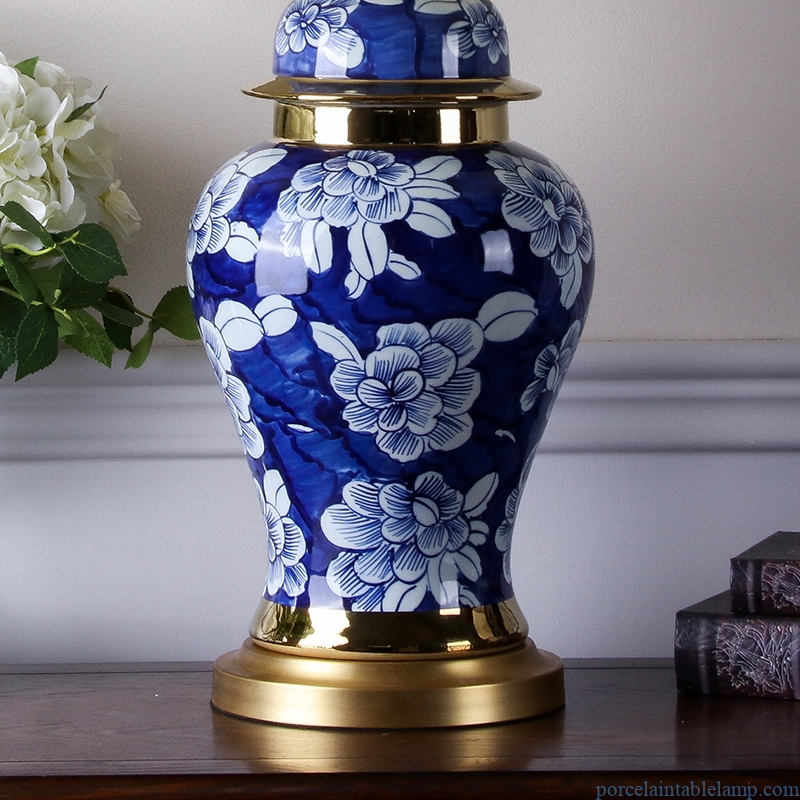 blue and white flowers design ceramic table lamp