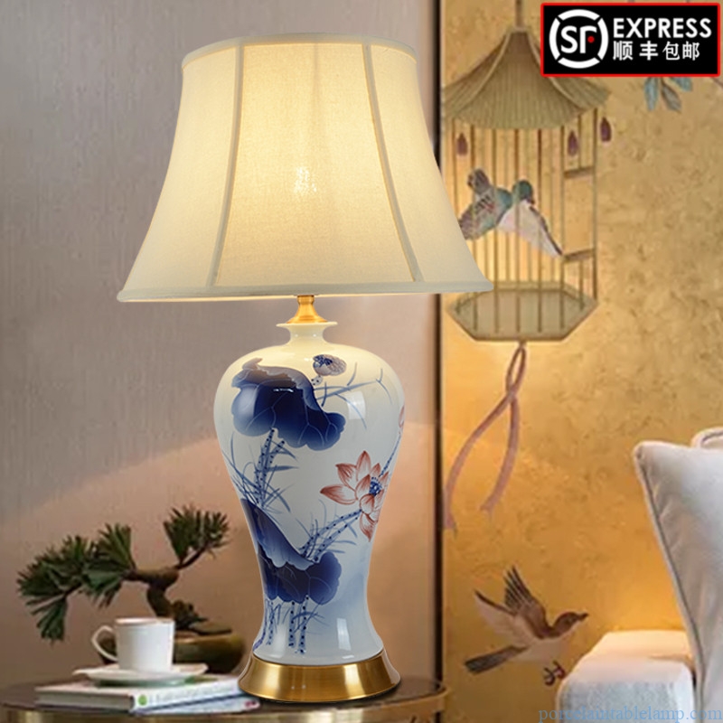  chinese traditional lotus design porcelain table lamp
