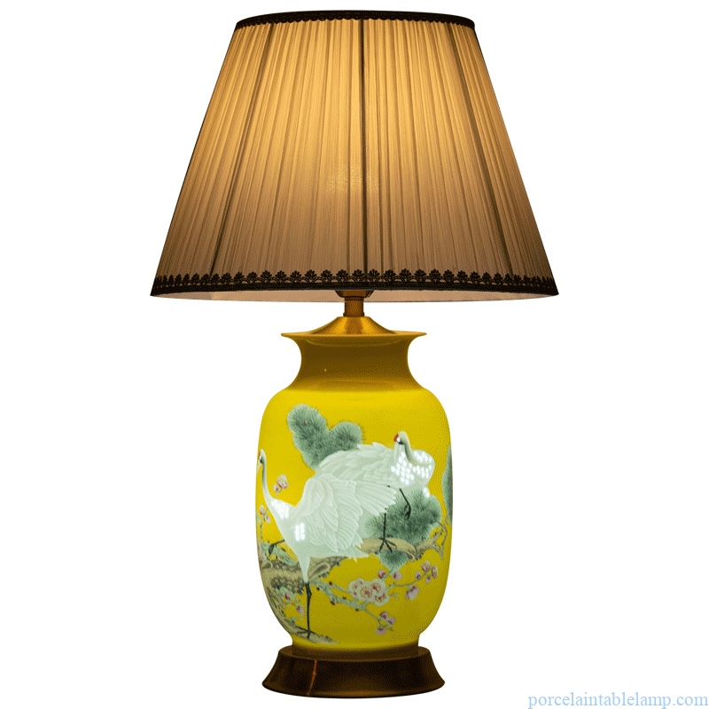 crane pattern glossy surface ceramic table lamp